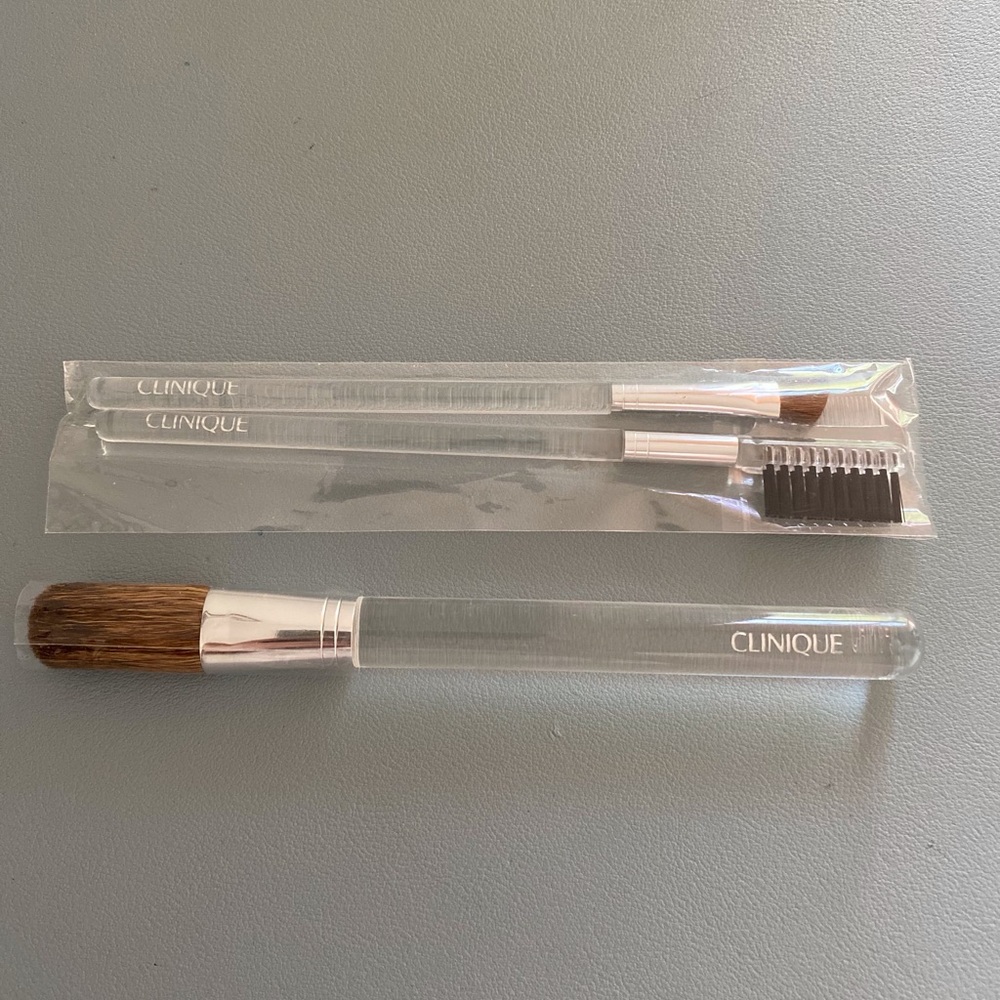 NEW SEALED Clinique Eye Shadow/Brow Comb Brush/Face Brush Bundle!
